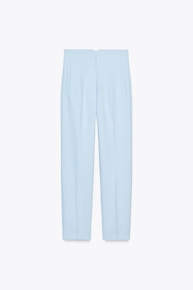 PANTS WITH A HIGH WAIST