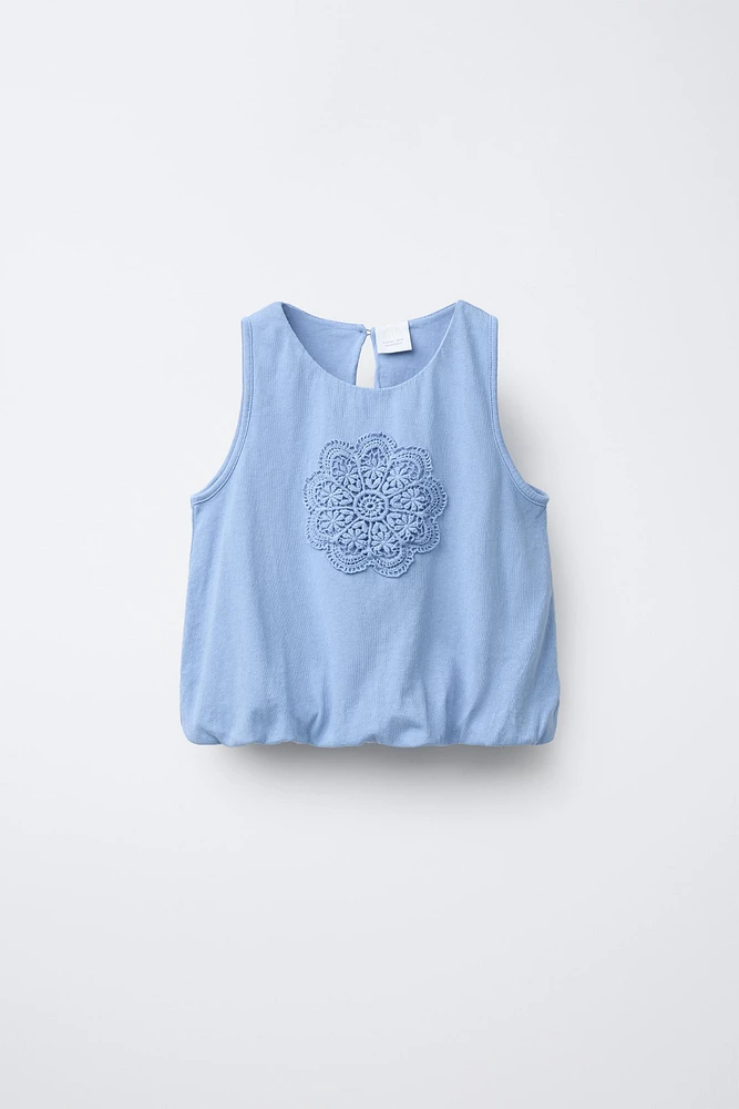 EMBROIDERED FLOWER BALLOON T-SHIRT