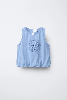 EMBROIDERED FLOWER BALLOON T-SHIRT