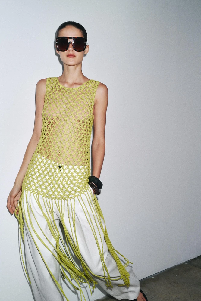 TOP EN MAILLE ET CROCHET À FRANGES