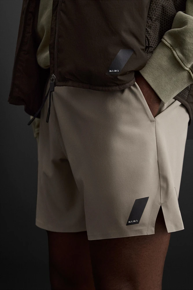 BASIC TRAINING SHORTS