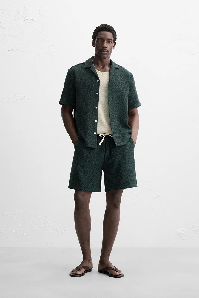 TEXTURED REGULAR FIT SHORTS