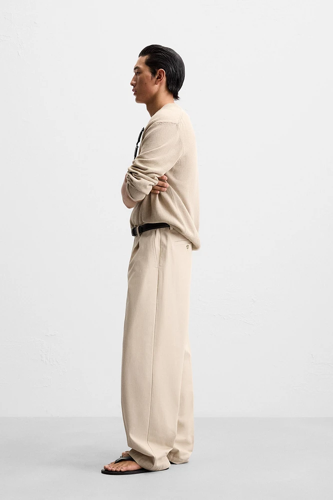 PLEATED STRAIGHT FIT PANTS