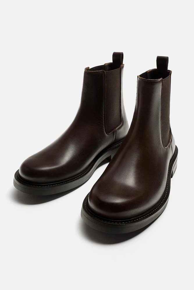 LEATHER CHELSEA BOOTS