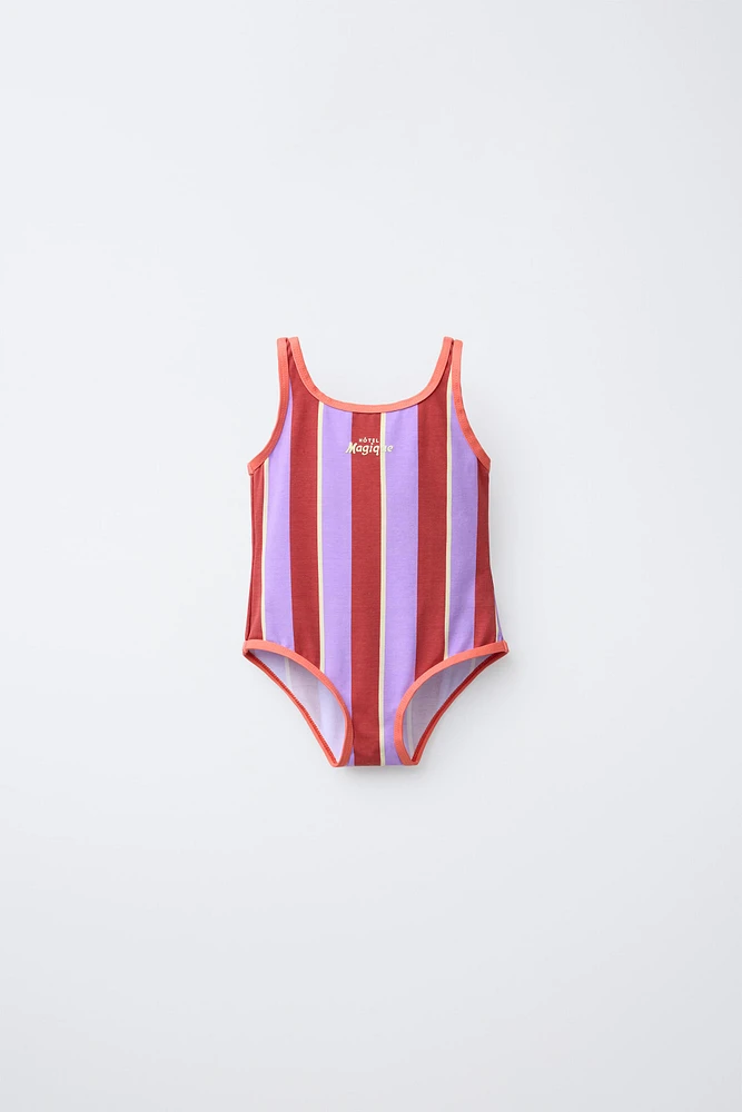 2-6 ANS/ MAILLOT DE BAIN RAYURES LOGO HÔTEL MAGIQUE © X ZARA