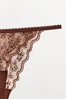 CULOTTE EN DENTELLE À FLEURS