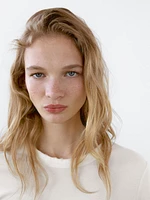 T-shirt with frayed collar