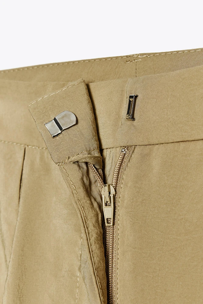 WIDE LEG PLEATED PANTS