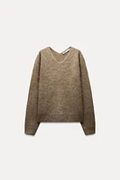 WOOL AND CASHMERE BLEND V-NECK SWEATER