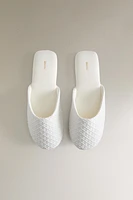 CHAUSSONS TISSU PLUMETIS DÉTAIL SATIN