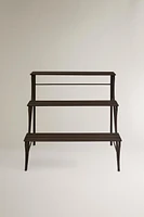 STORAGE UNIT WITH SHELVES