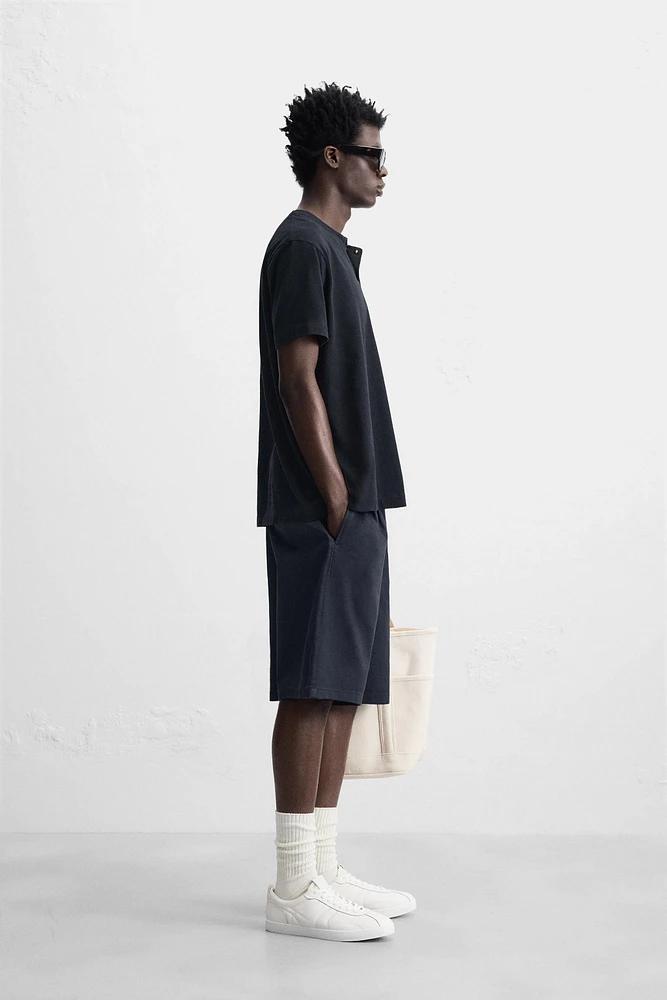 BUTTON NECK T-SHIRT