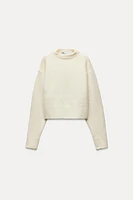 SOFT KNIT SHORT SWEATER