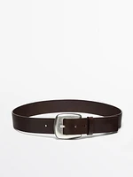 Leather belt with buckle detail