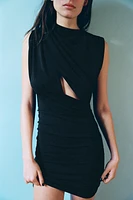 ROBE COURTE CUT OUT