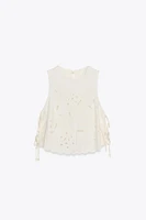 TOP BRODÉ AVEC LACETS