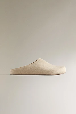 MINIMALIST LINEN CLOGS