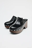 STUDDED LEATHER CLOGS