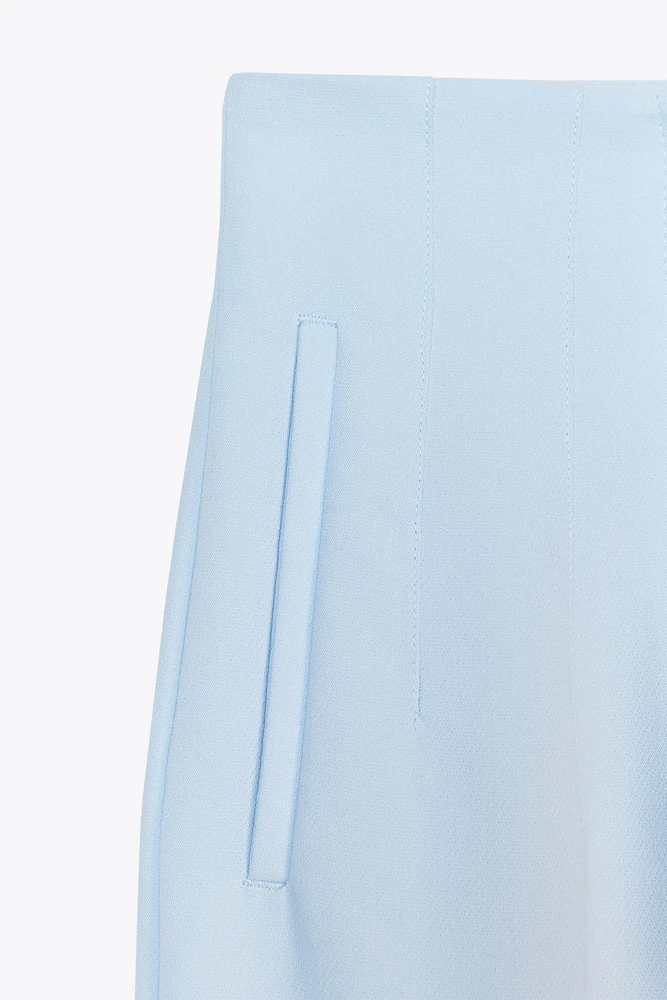 PANTS WITH A HIGH WAIST
