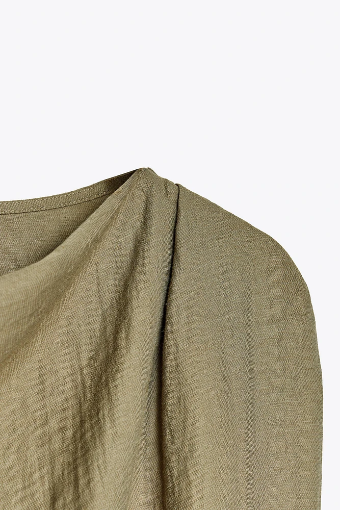 BLOUSE SANS MANCHES