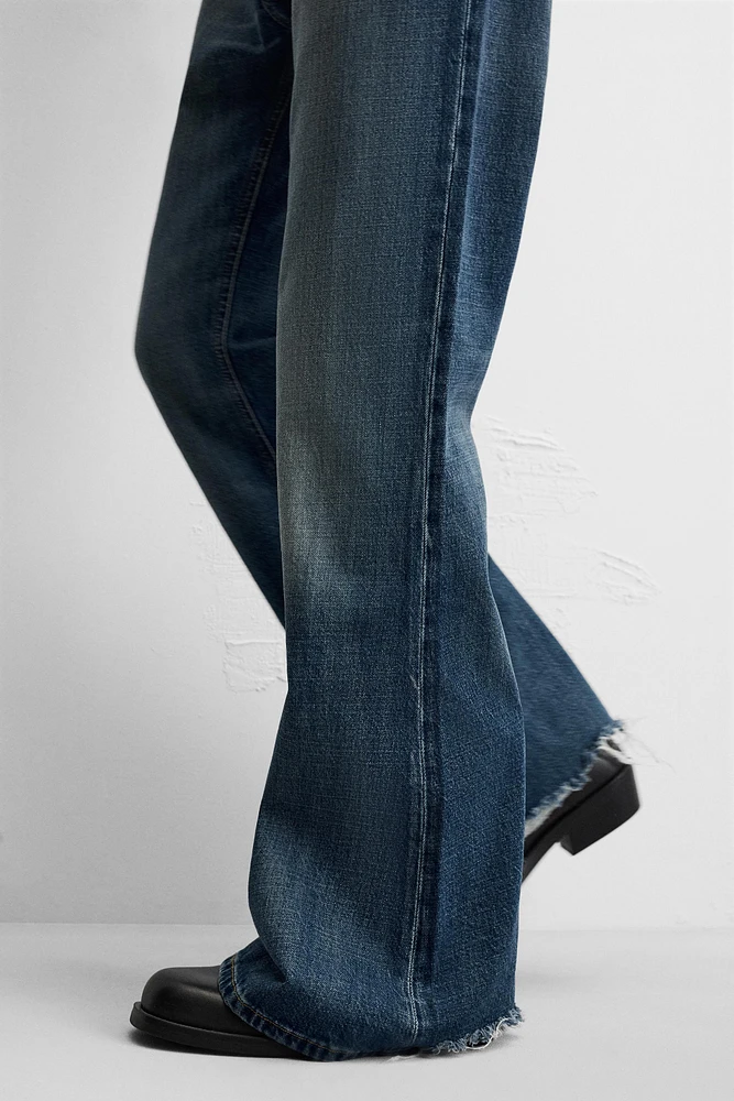 CLASSIC FLARE FIT JEANS
