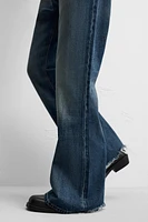 CLASSIC FLARE FIT JEANS