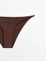 Bikini bottoms with thin straps