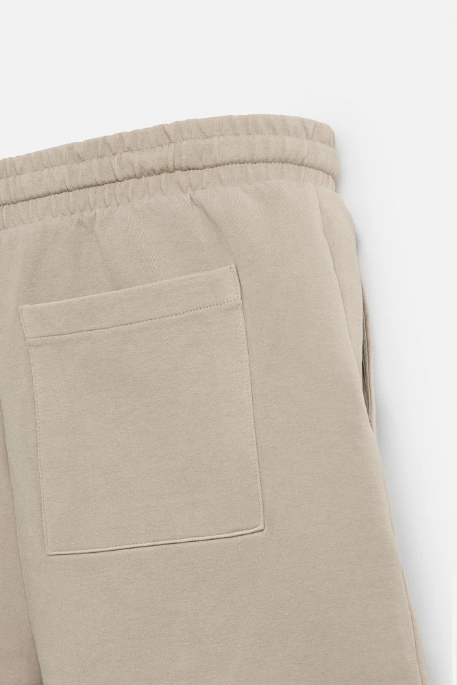 BERMUDA DE JOGGING REGULAR FIT