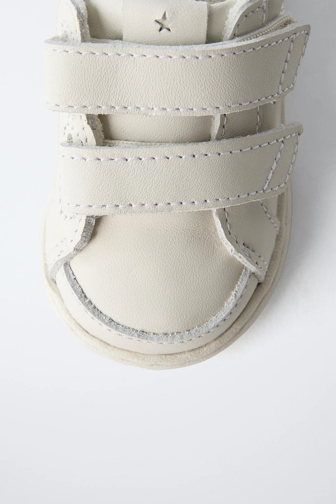 BAREFOOT LEATHER SNEAKERS WITH ADJUSTABLE STRAPS