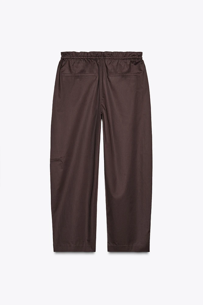 PANTALON BARREL À TAILLE EN MATIÈRES VARIÉES