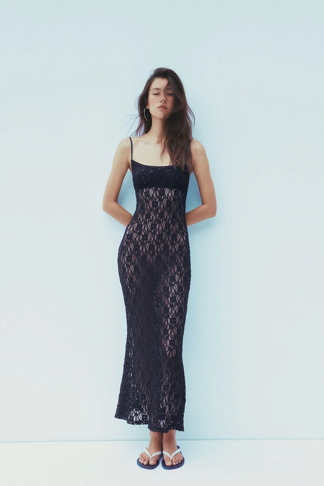 LONG LACE DRESS