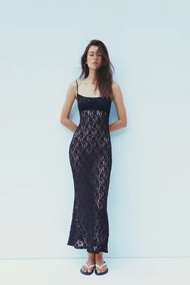 LONG LACE DRESS