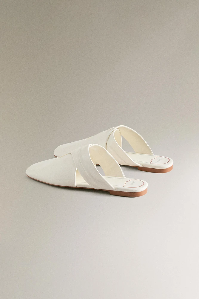 MULES CROISÉES CUIR