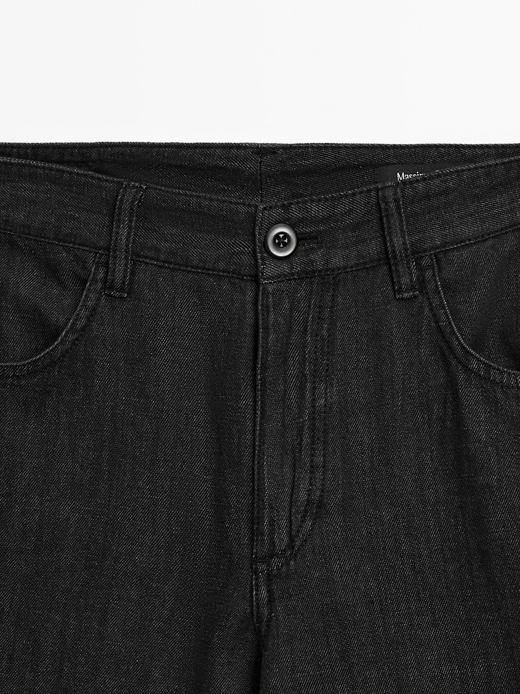 Loose mid-rise wide-leg jeans