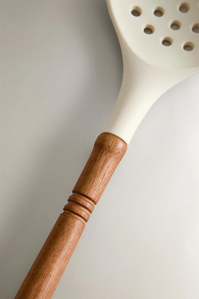 SILICONE AND WOODEN SLOTTED SPOON