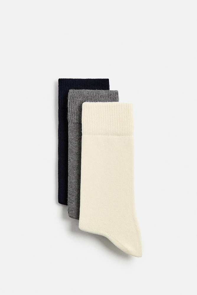 3-PACK OF PLAIN SOCKS