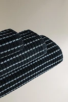 TEXTURED BATH TOWEL
