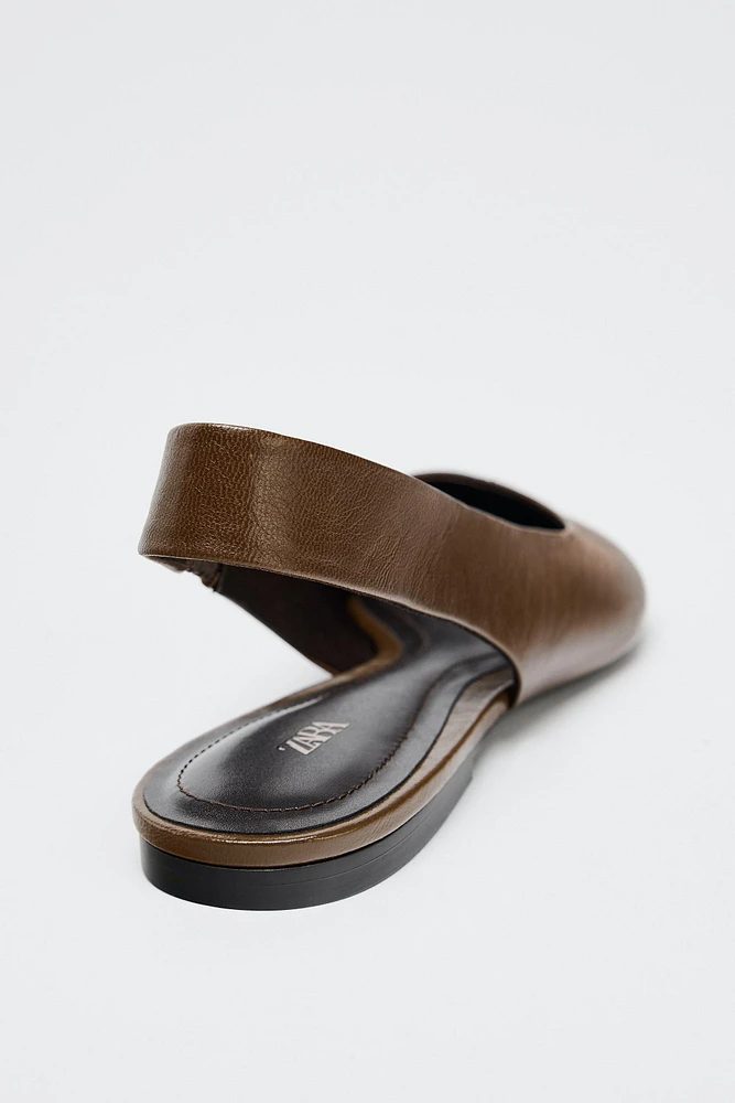 BALLERINES EN CUIR OUVERTES À L'ARRIÈRE AVEC BOUT POINTU