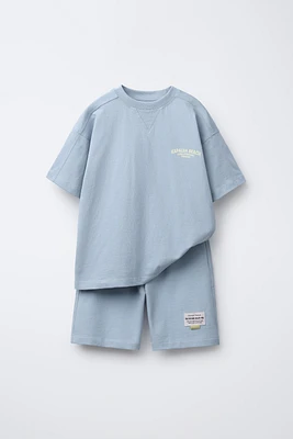ENSEMBLE T-SHIRT ET BERMUDA À INSCRIPTION