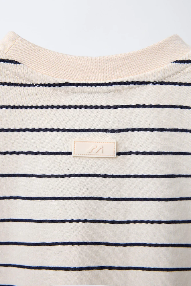 T-SHIRT À RAYURES TISSÉES AVEC POCHE