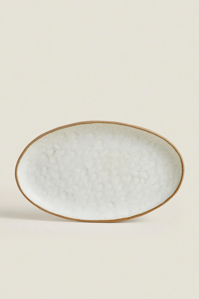 TEXTURED OVAL SERVING DISH