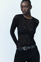 TOP EN DENTELLE