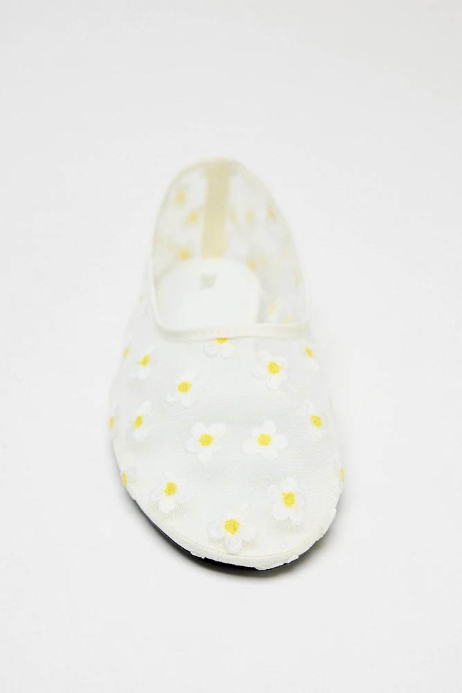 FLORAL MESH BALLET FLATS