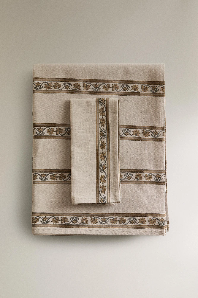 FLORAL PRINT TABLECLOTH WITH BORDERS