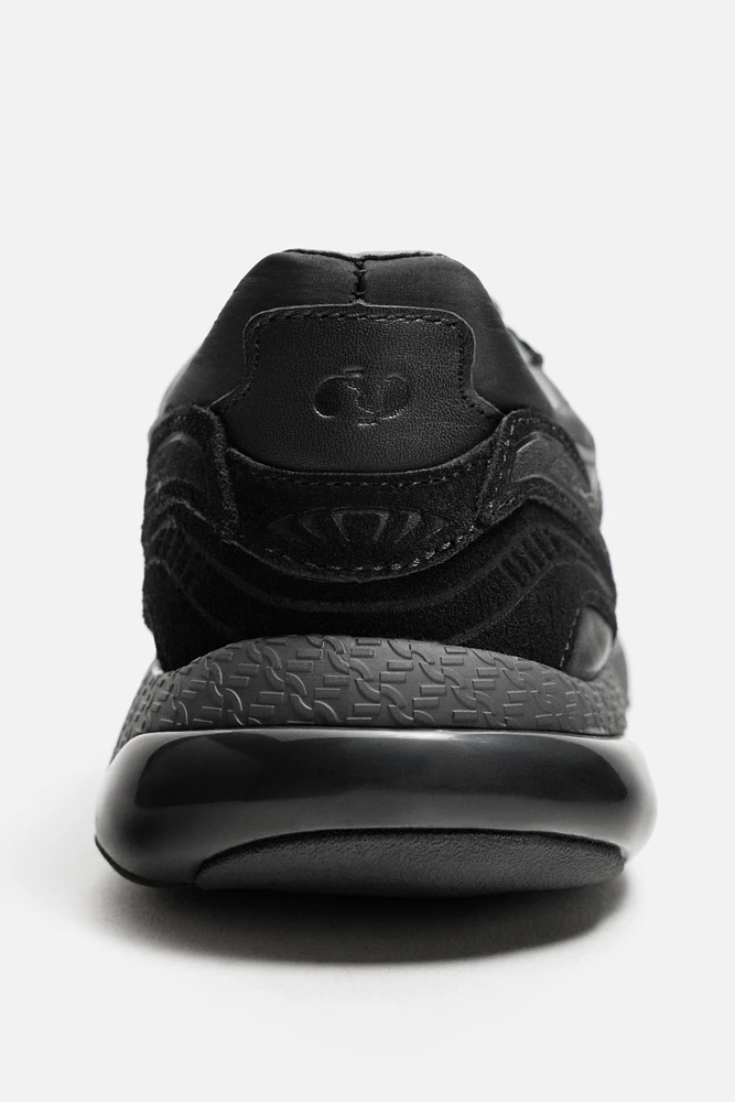 MONOCHROME LEATHER SNEAKERS