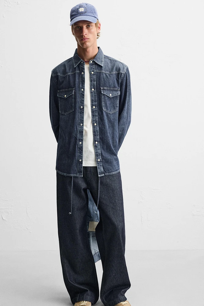 CHEMISE EN JEAN À POCHES