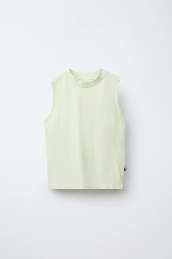 PLAIN SLEEVELESS T-SHIRT WITH LABEL