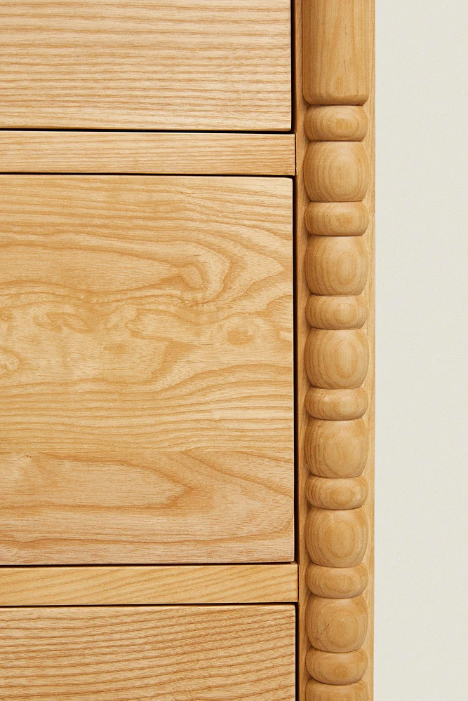 WOODEN CHEST OF DRAWERS