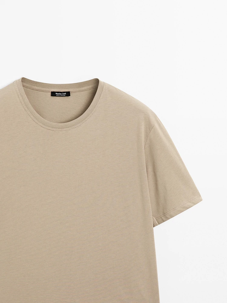 100% cotton lightweight T-shirt
