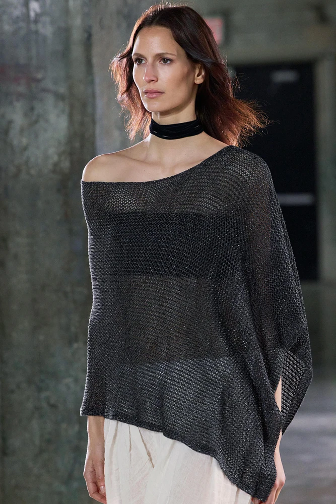 CAPE EN MAILLE COUPÉE FIL MÉTALLISÉ